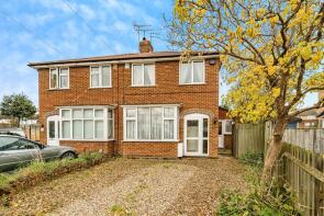 30, Rose Avenue, Aylesbury HP19 9NW