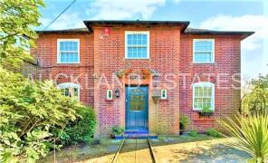51, Church Road, Potters Bar EN6 1EY