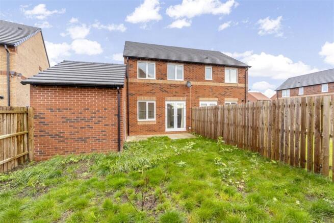 3 bed Semi-Detached for sale Image 6