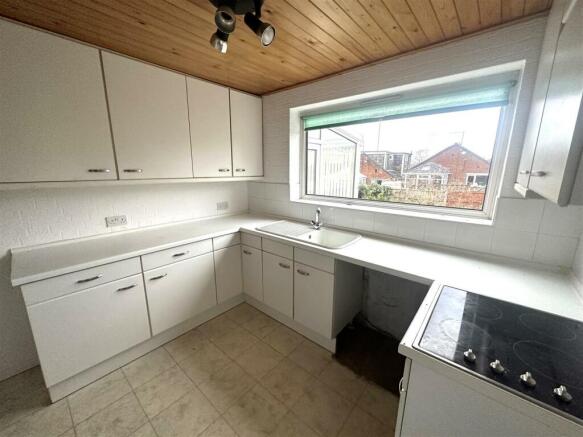 kitchen 3.jpg