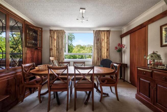 3 bed Apartment for sale Image 7