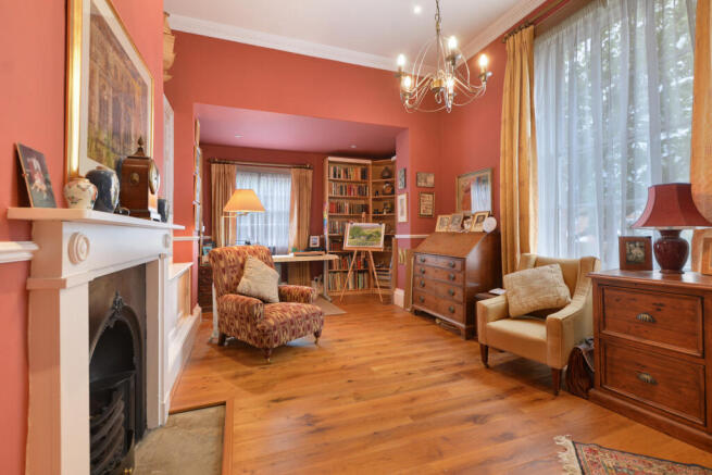 6 bed Detached for sale Image 12