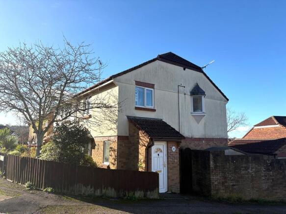 3-bed semi-detached on Gronau Close, Honiton, £250,000