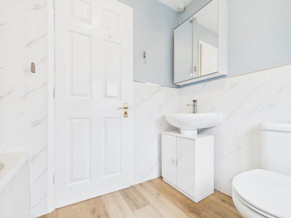 1 bed Semi-Detached to rent Image 6