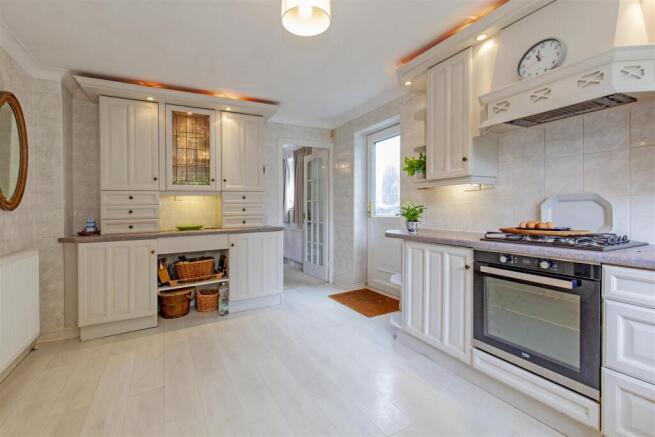 House in Chesterfield, Derbyshire - View 5