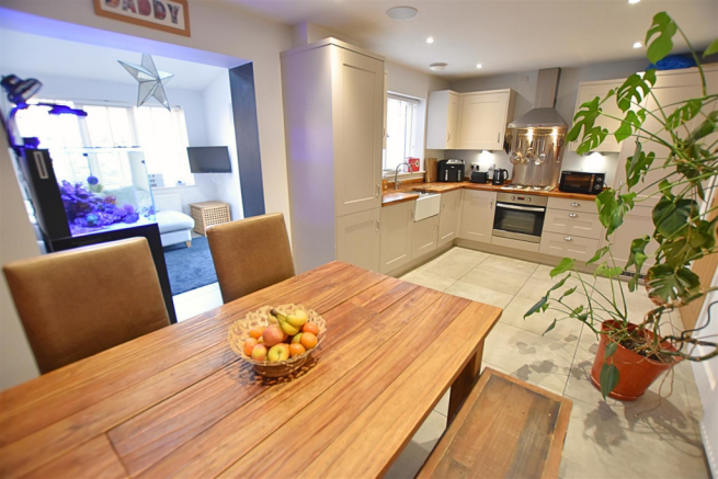 KITCHEN DINER