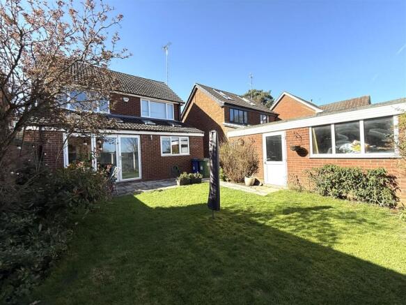 10 PEAKES REAR 2.jpeg