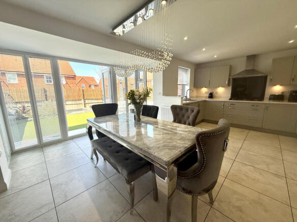Bramley Road, Thornbury, BS35 photo 4