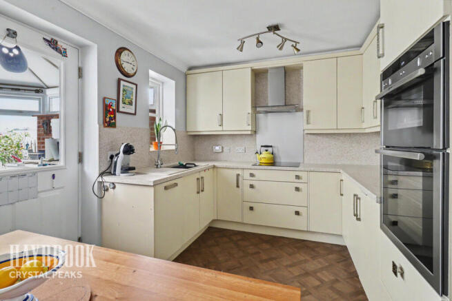 3 bed Semi-Detached for sale Image 4