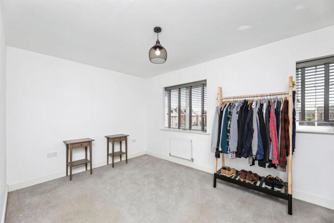 3 bed Town House for sale Image 7