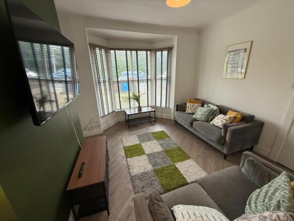 1 bed House Share to rent Image 7