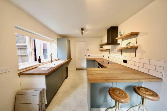 3 bed Terraced for sale Image 11