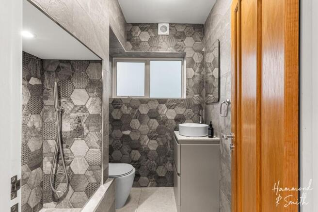 WC/Dog Shower