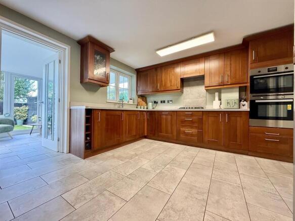 Kitchen / Breakfast Room