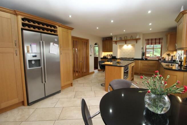 BREAKFAST KITCHEN
