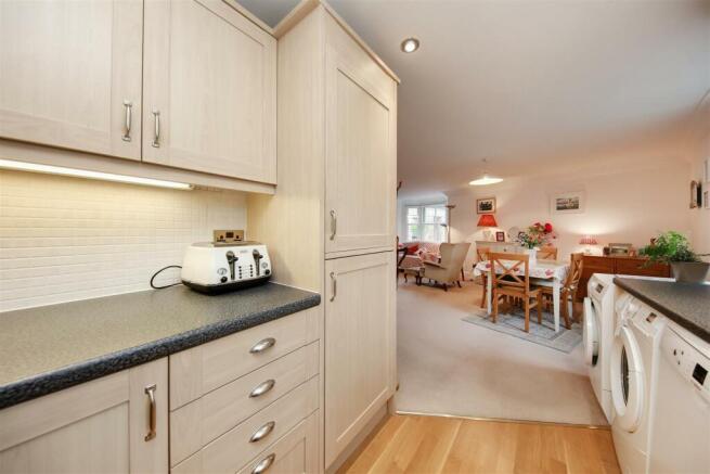 Kitchen3.jpg