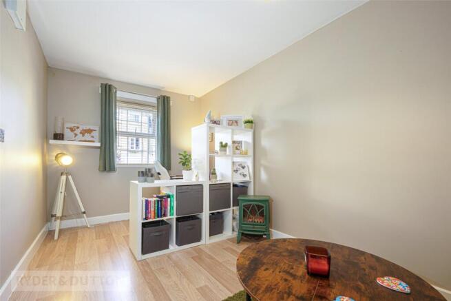 4 bed Town House for sale Image 5