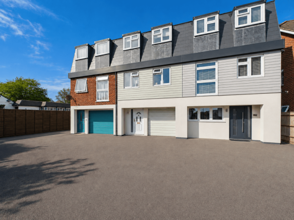 4 Bedroom Terraced House for Rent