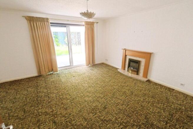LIVING/DINING ROOM