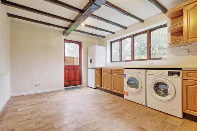 Kitchen 2.jpg