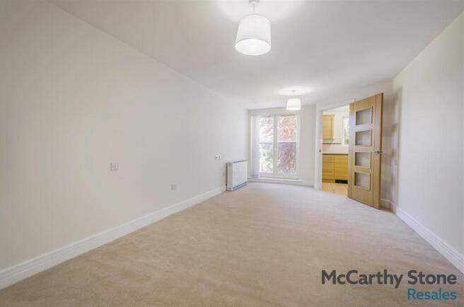 8688893-interior06.jpg