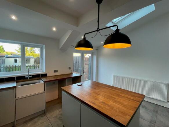 Kitchen.,.jpg