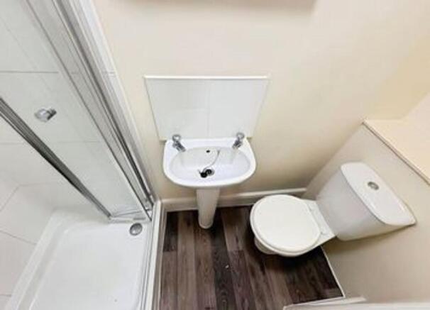 1 bed House of Multiple Occupation to rent Image 6