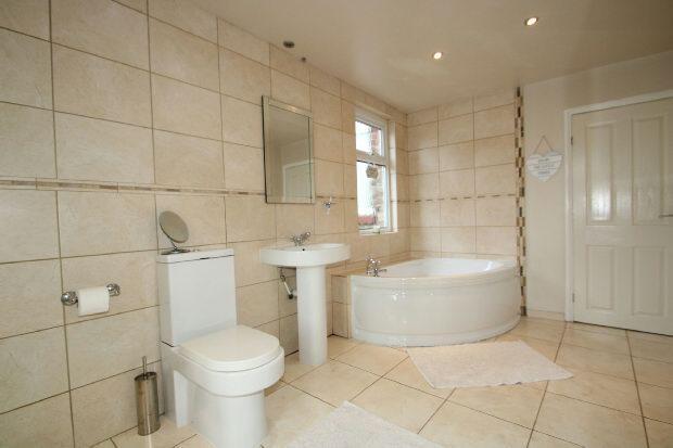 Bathroom Aspect 2