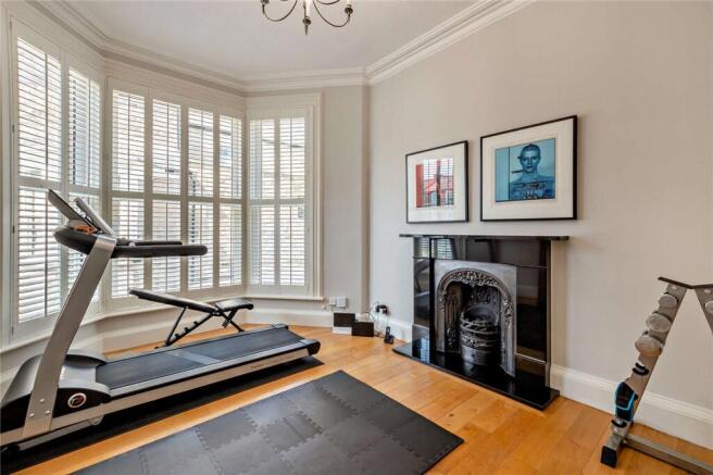 5 bed Semi-Detached for sale Image 10