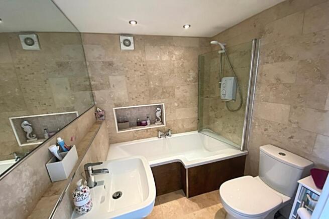 En-suite Bathroom/WC