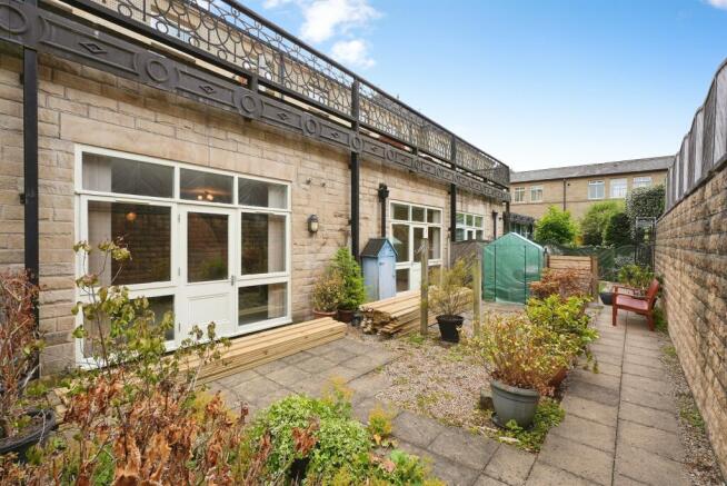 2 bed Apartment for sale Image 9