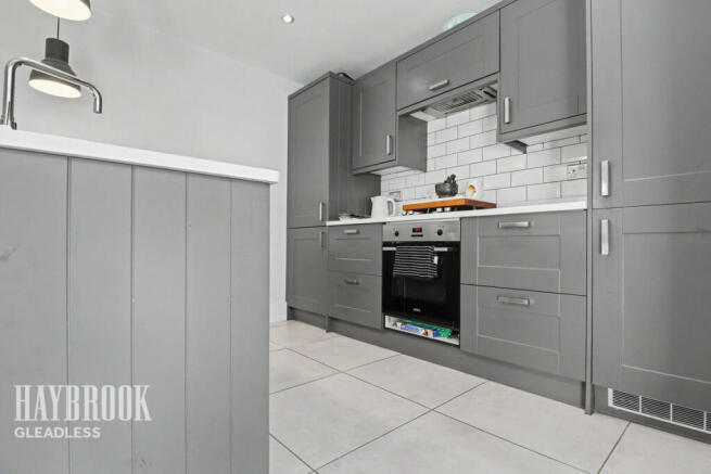 4 bed Semi-Detached for sale Image 6
