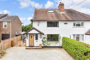 134, London Road Cottages, London Road, Abridge, Lambourne RM4 1XU