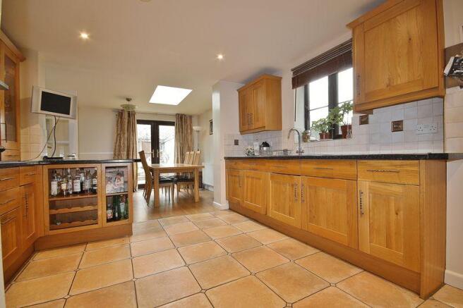 Kitchen/Dining...