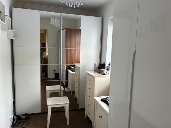 39 Mill Lane Bed Small Sept 26.jpg