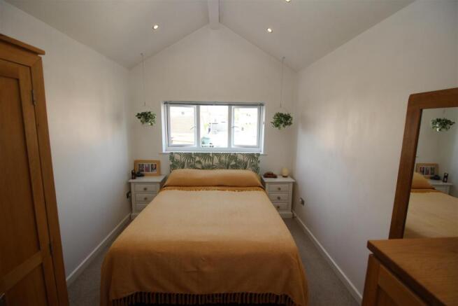 Master with Vaulted Ceiling