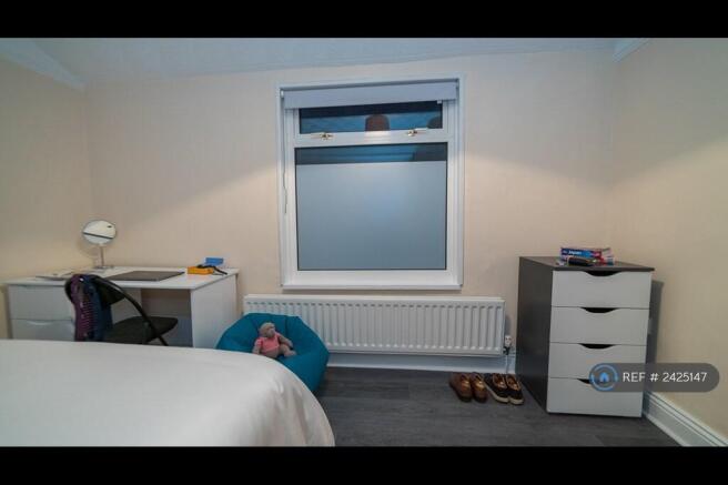 1 bed House Share to rent Image 10