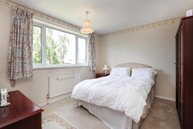 Bed1.jpg