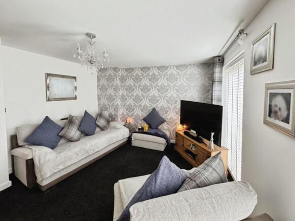 pbox-living_room-331032.jpg
