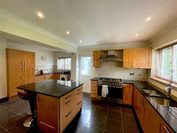 Kitchen.JPG