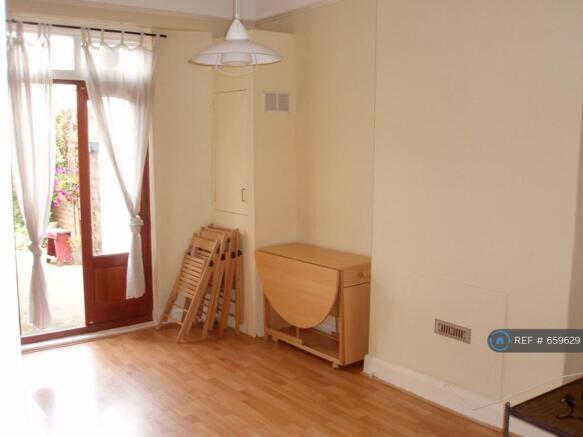 Living Room When Its Empty
