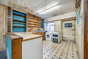 110, Cainscross Road, Stroud GL5 4HN