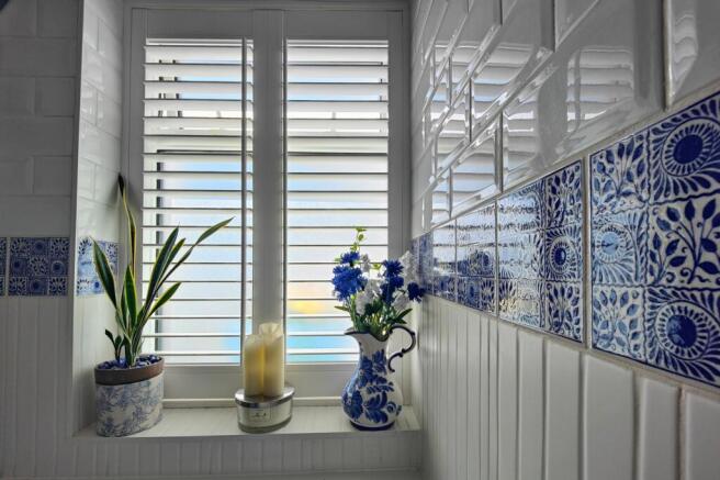 Feature Tiles & Blinds