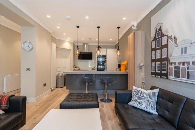 35A Manor Place