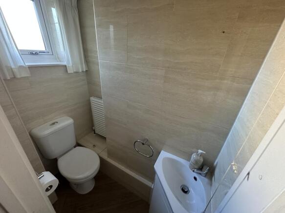 Cloakroom/wc