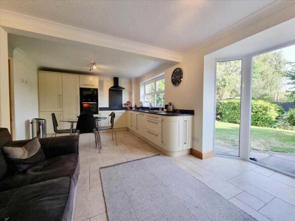 Living Kitchen:
