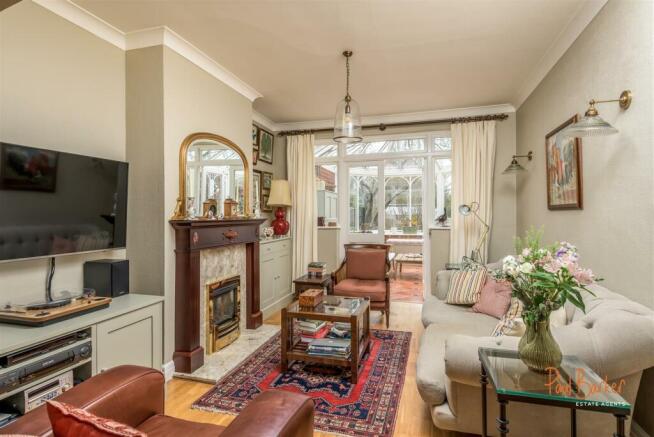 230322 - 82 Prospect Road - 07 [WM].jpg