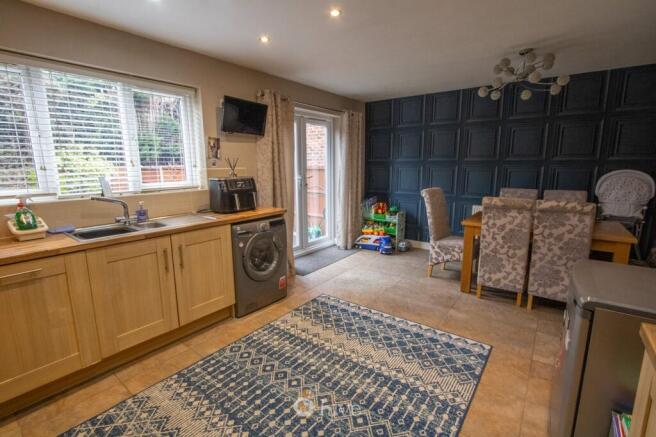 4 bed Detached for sale Image 6