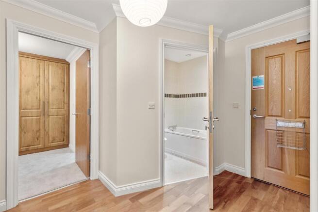 2 bed Apartment for sale Image 12