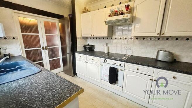 4 bed Bungalow for sale Image 6